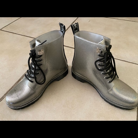 Michael Kors rain boots - Picture 3 of 8